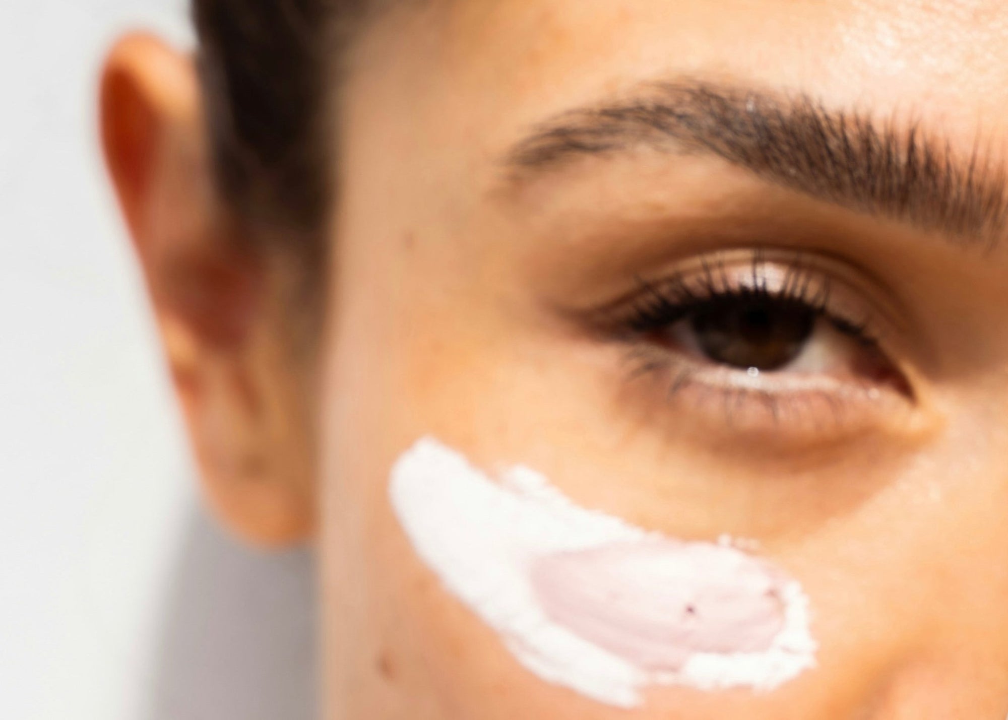 How Much Moisturizer Should You Use on Your Face? - Amala